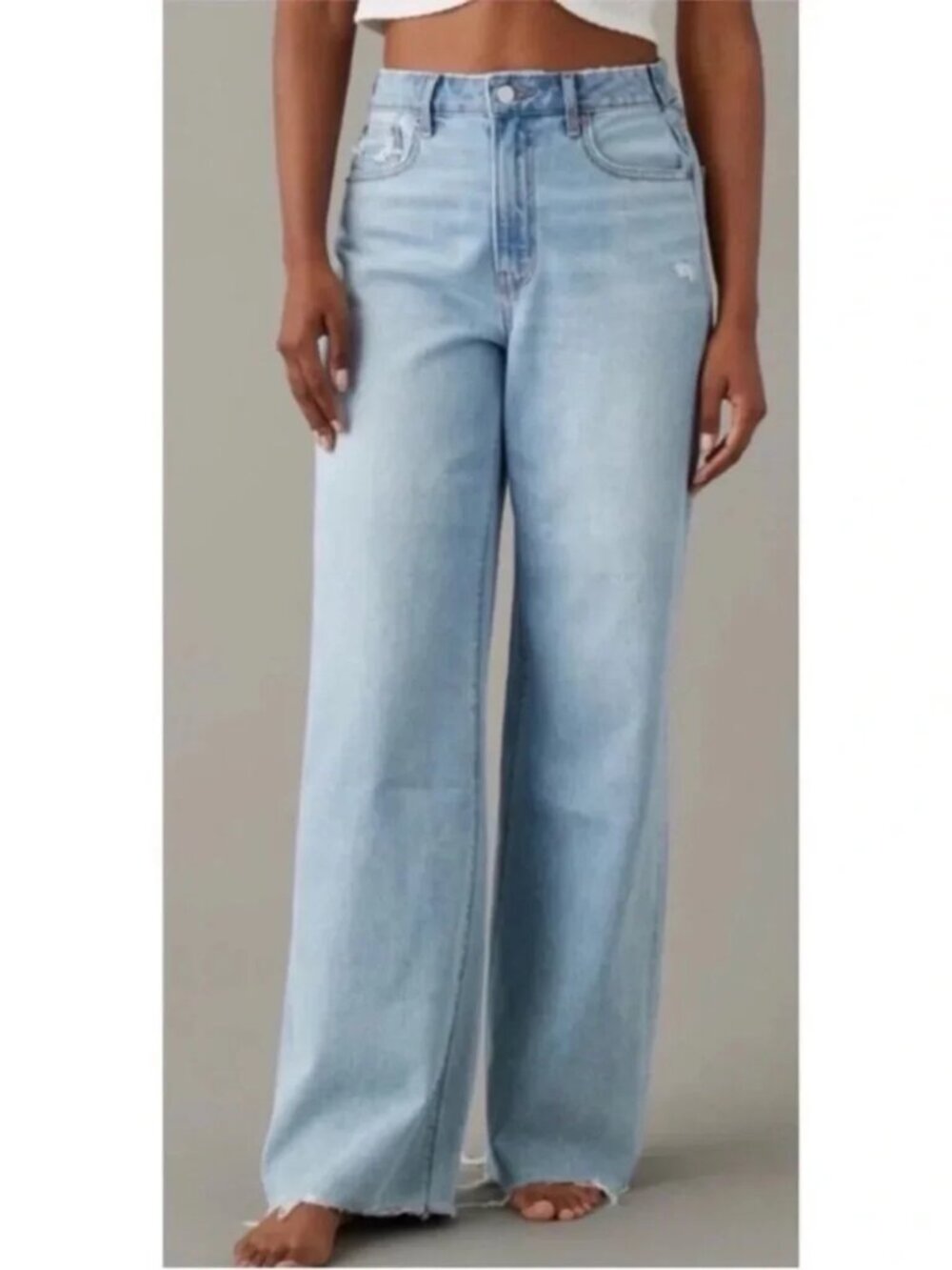 American Eagle Super High Rise Baggy Wide Leg Jeans Light Wash Size 6 Short